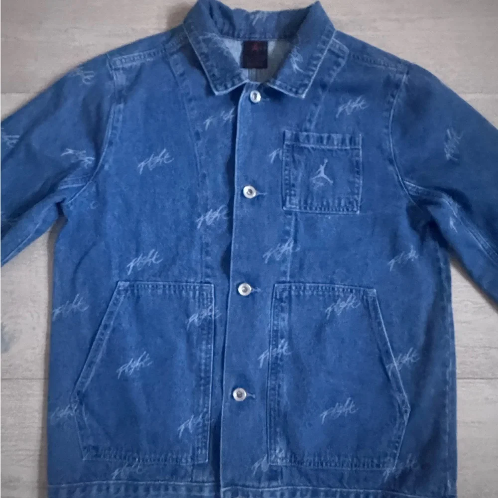 AIR JORDAN FLIGHT HERITAGE DENIM JACKET - MEN'S/BOY’S size XL (13-15yr)
